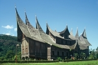 Außergewöhnliches Gebäude in Samosir