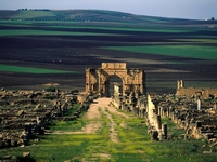 Ruinenstadt Volubilis, Landschaft von Marokko, Djoser, Erlebnisreisen