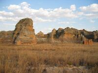 Madagaskar Isalo NP Felsformationen