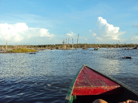 Fahrt über den Fluss in Nieuw Nickerie
