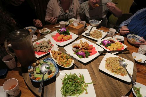 Probieren Sie sich durch die abwechslungsreiche Taiwanische Küche. taiwanesische Küche, Garküche, Streetfood, Essen