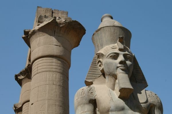 Statue der Karnak Tempelanlage Statue, Karnak Tempel, Rundreise Ägypten