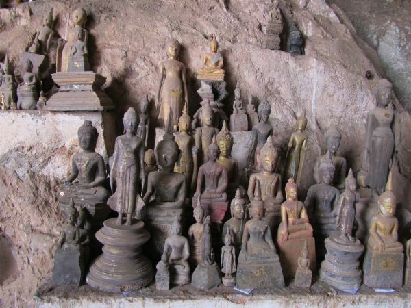 Höhlen von Pak Ou Figuren, Buddha, Laos Reisen