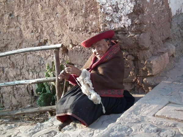 Heiliges Tal Heiliges Tal, Person auf Treppe, rundreise peru 2 wochen