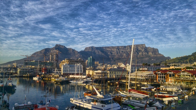 Tafelberg Blick vom Hafen auf den beeindruckenden Tafelberg.