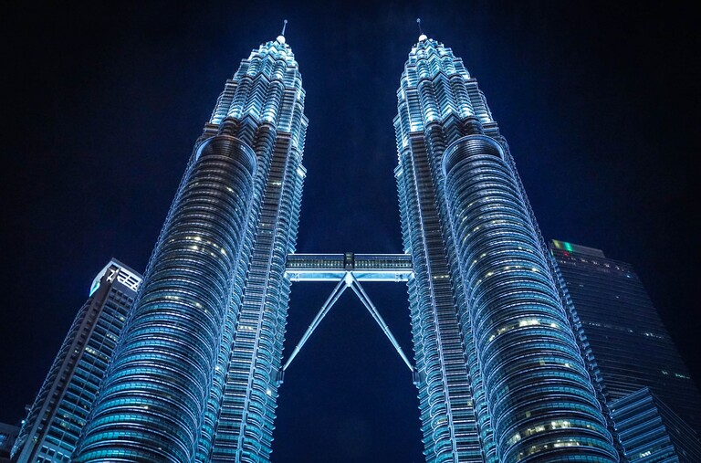 Die Petronas Towers bei Nacht Petronas Towers, Kuala Lumpur, Malaysia, malaysia urlaub