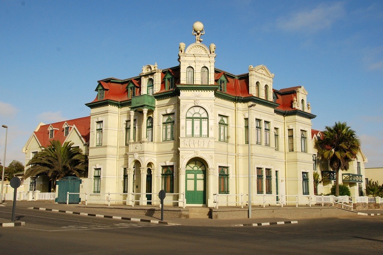 Swakopmund Die Einflüsse der deutschen Kolonialzeit sind in Swakopmund allgegenwärtig.
