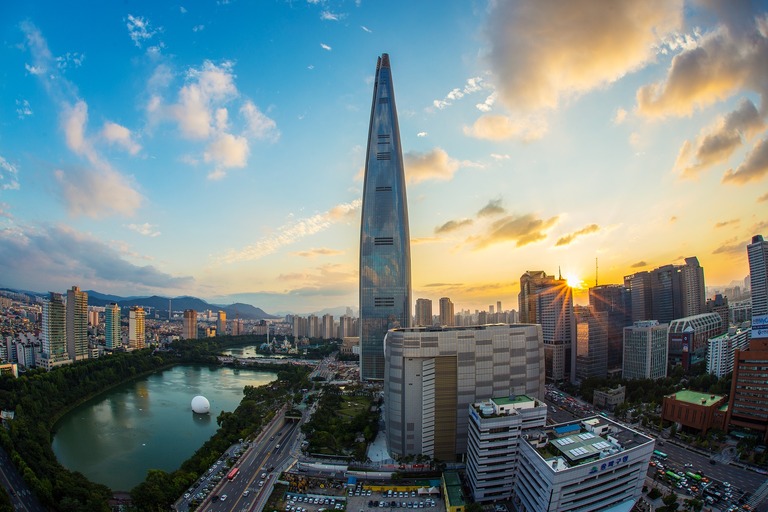 Beeindruckende Metropole zwischen Tradition und Moderne. Skyline, Seoul, Namsan Tower, Wolkenkratzer
