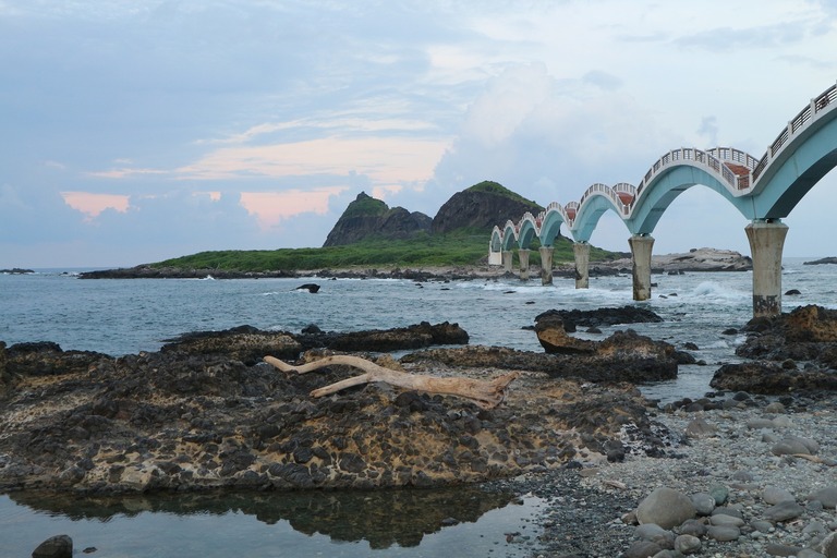 Die achtbogige Brücke von Sanxiantai. Brücke, Meer, Sanxiantai, acht, Taiwan