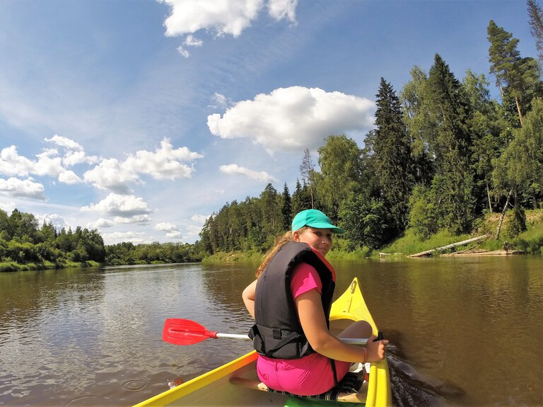Wir unternehmen eine Kanutour im Gauja NP Gauja NP, Kanu, Landschaft, Nationalpark, Lettland, Rundreise Baltikum, Rundreise Finnland
