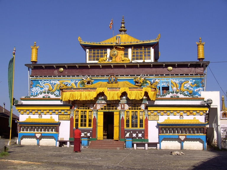 Tempel Bhutan Ein farbenfroher Tempel in Bhutan, Sikkim Bhutan Rundreise