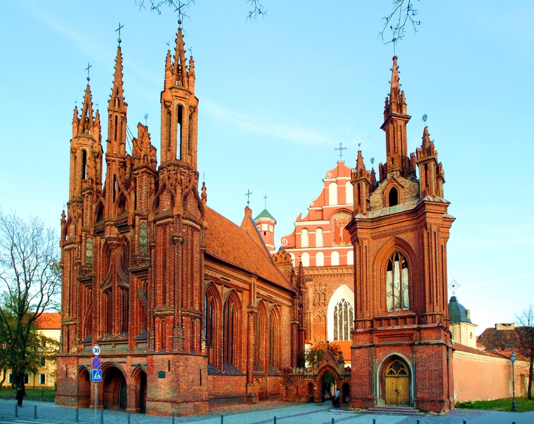 Die Altstadt von Vilnius ist geprägt von einer Vielzahl barocker Kirchen und Gebäude. Baltikum Vilinius Altstadt