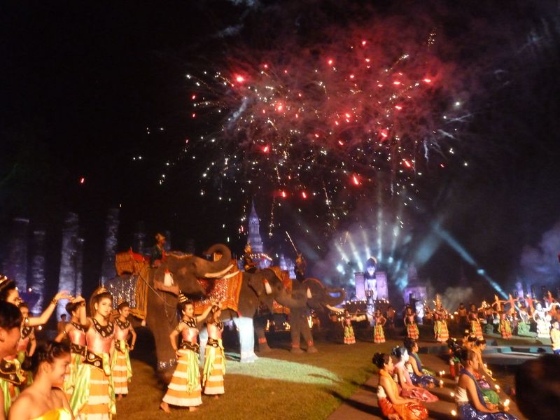 Das Loy Krathong Festival in Thailand 2015