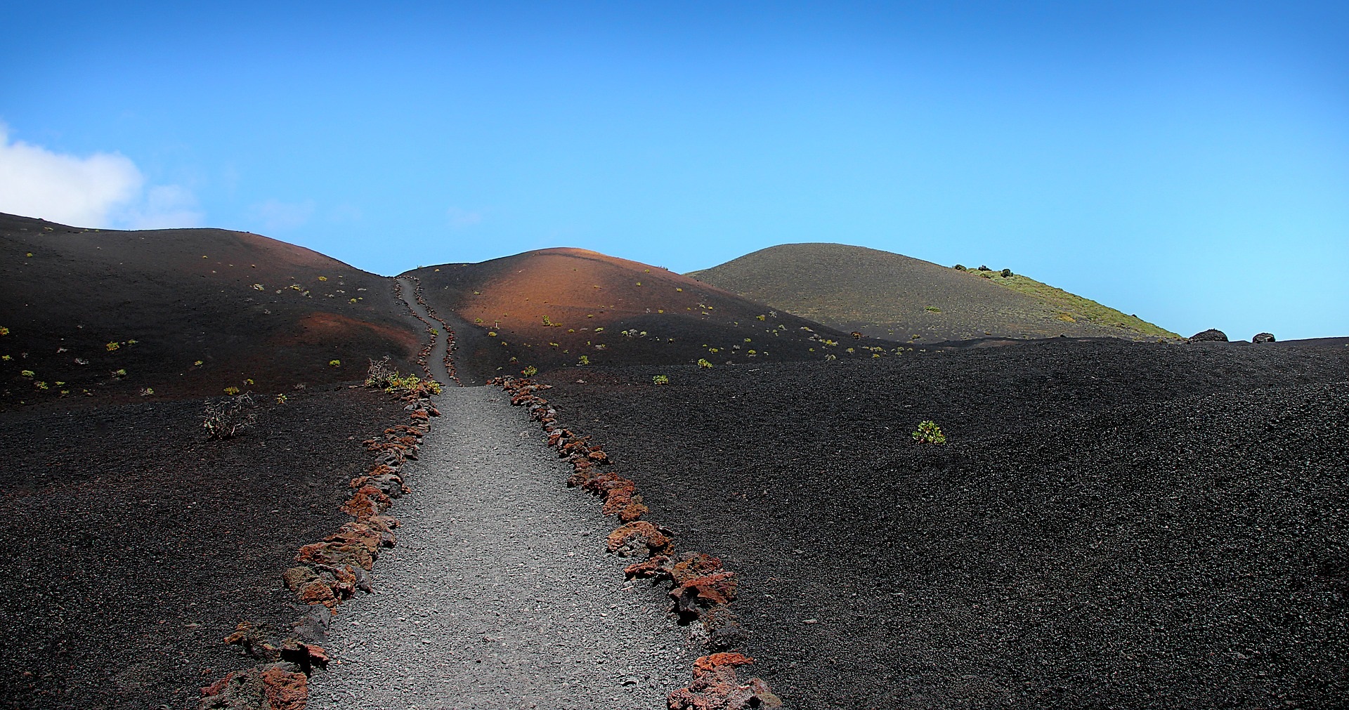 Djoser_Spain_La Palma_Volcano_Pixabay_away-2226161_1920_FOC