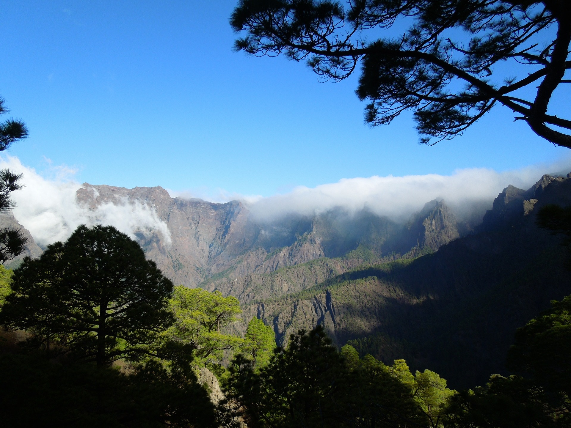 Djoser_Spain_la-palma_caldera_Pixabay_536301_1920_FOC